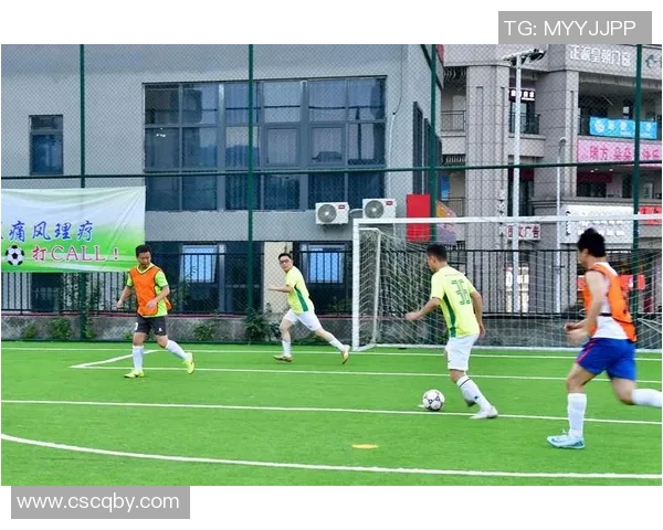 与足球明星同住一街的奇妙生活体验与邻里互动