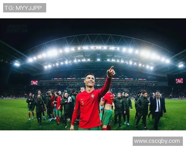 足球明星手绘C罗展现传奇风采与激情瞬间的艺术之旅